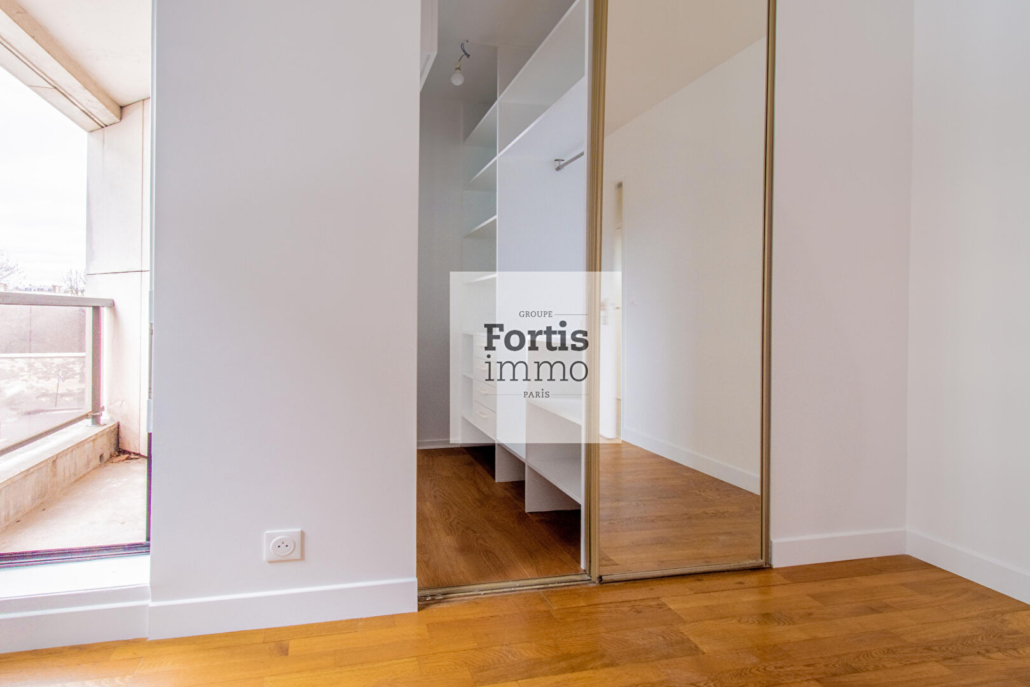 Appartement Paris 4 pièce(s) 84.55 m2