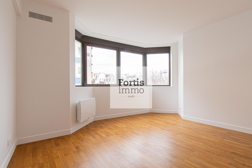 Appartement Paris 4 pièce(s) 84.55 m2