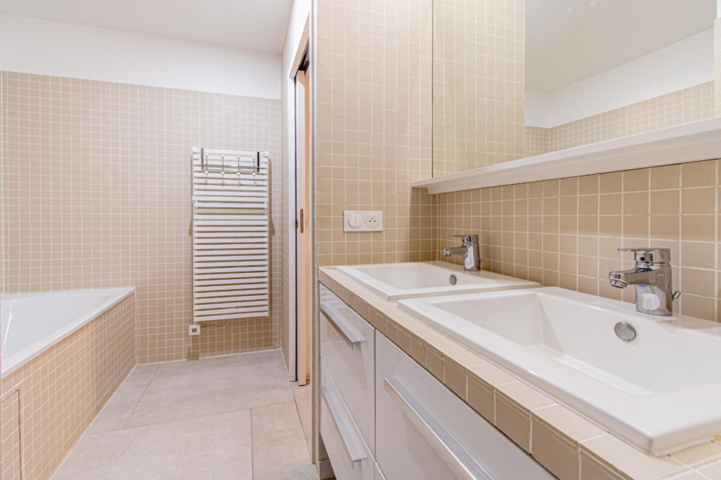 SAINT-MANDE (94160) – MAISON DE VILLE MEUBLEE