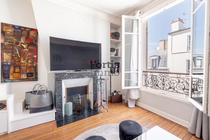 LEVALLOIS-PERRET – Appartement 2 pièces en dernier étage