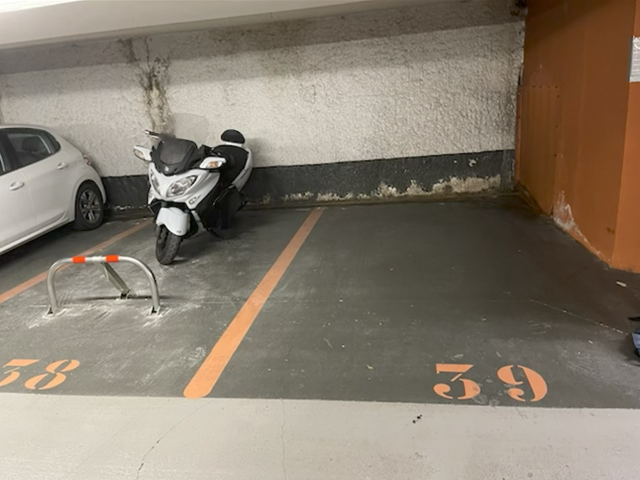 PARIS 4 – LARGE PLACE DE PARKING – RIVOLI-SEBASTOPOL