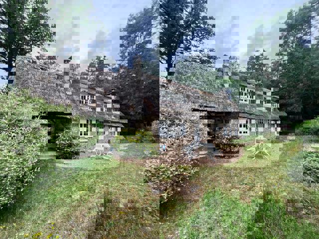 RAIZEUX 78125 – CHARMANTE CHAUMIERE DANS BEL ENVIRONNEMENT