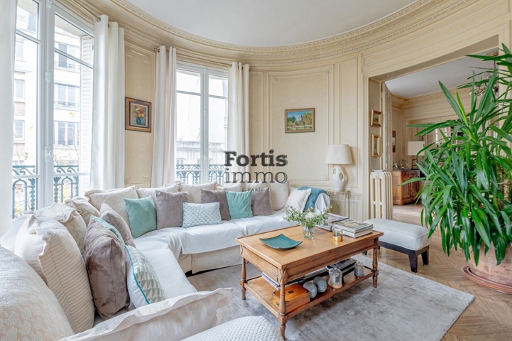 LE RAINCY – APPARTEMENT FAMILIALE DE 113m2,  PLEIN DE CARACTERE