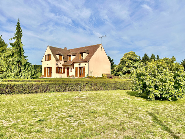 CHAINTREAUX – Maison 5 chambres de 195m2