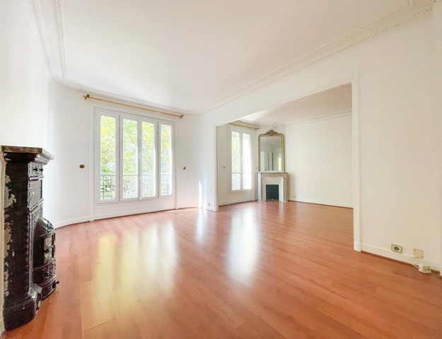 PARIS 18ème – GRANDES CARRIERES – 4 PIECES 2 CHAMBRES – 72m²