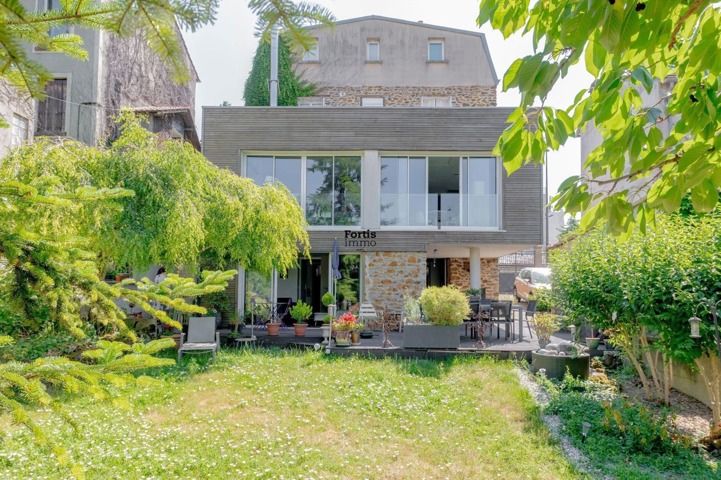 Fontenay Sous Bois – Maison familiale 230m2 Terrain de 398m2