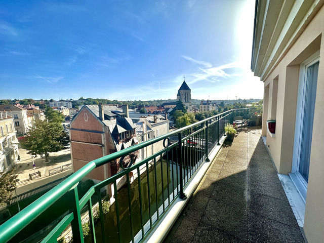 CORBEIL ESSONNES Duplex de 122m2,3 chambres, terrasse