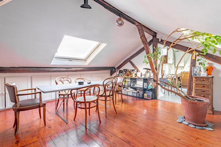 PARIS 18.Duplex de 89.79m2, au dernier étage, 4 chambres