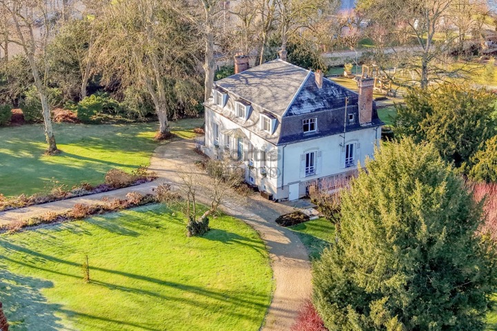 Demeure de caractère du XIXᵉ siècle aux portes de Paris