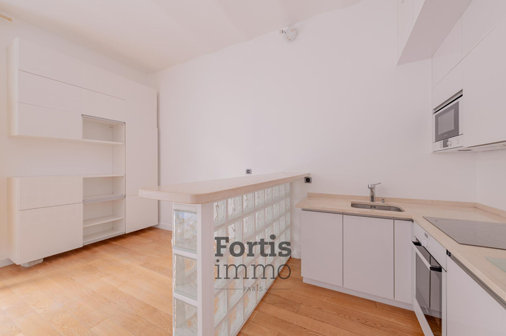 PARIS 8 – MAISON 3 PIECES 50.24 M²