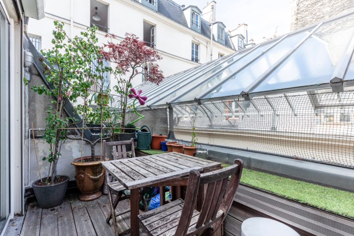 PARIS 2 – PETITS CHAMPS – MAISON DE VILLE AVEC TERRASSE