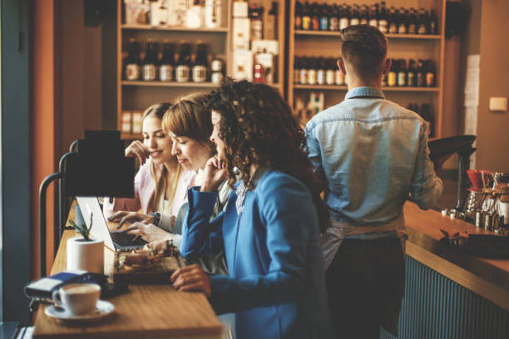 PARIS 8 – FONDS DE COMMERCE À SAISIR !