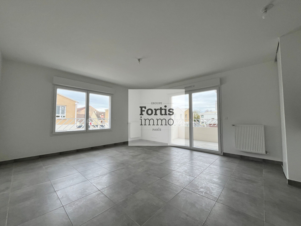 2 pièces avec balcon et parking-1ère location