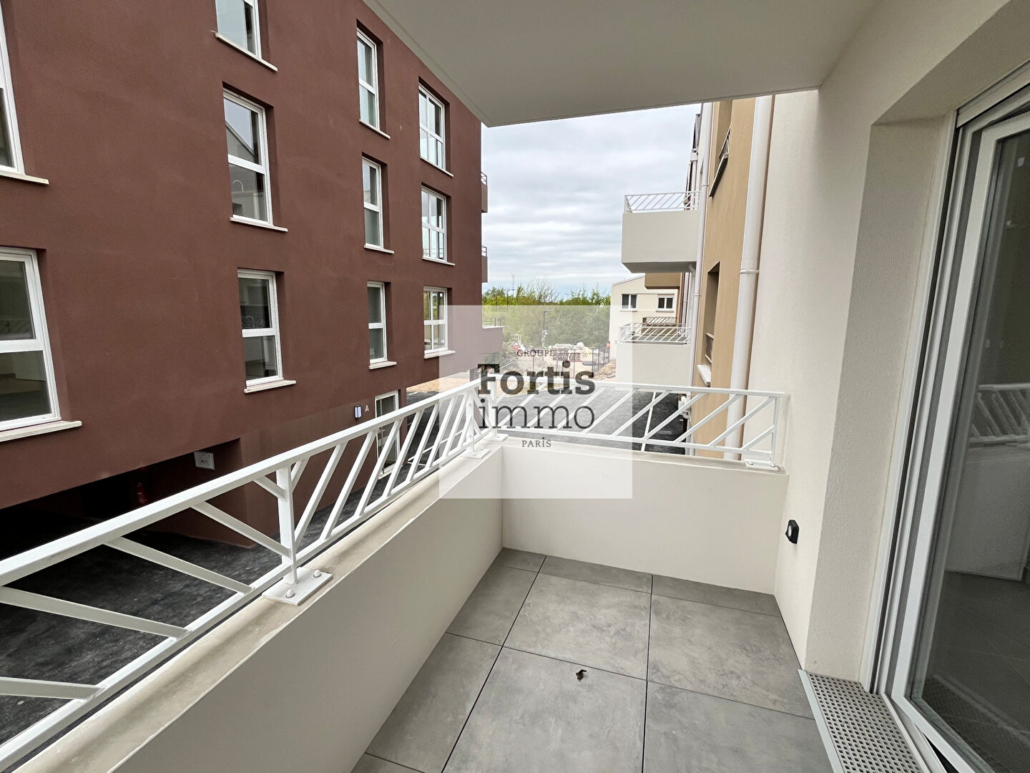 2 pièces avec balcon et parking-1ère location