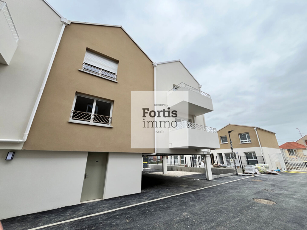 2 pièces avec balcon et parking-1ère location