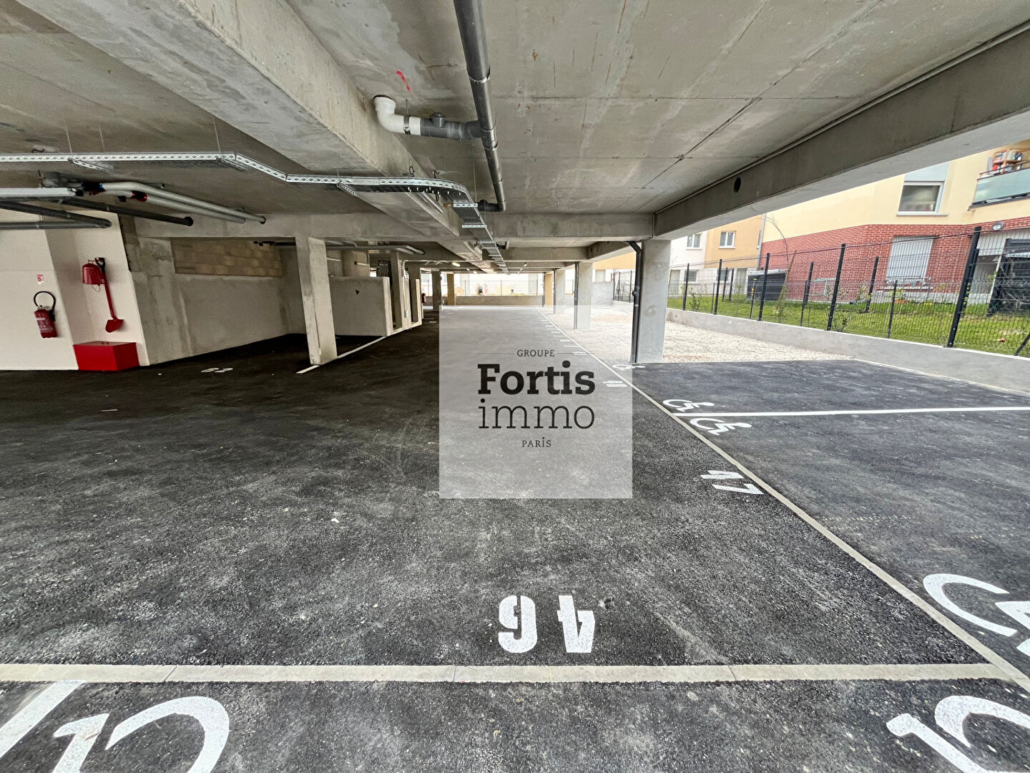 2 pièces avec balcon et parking-1ère location