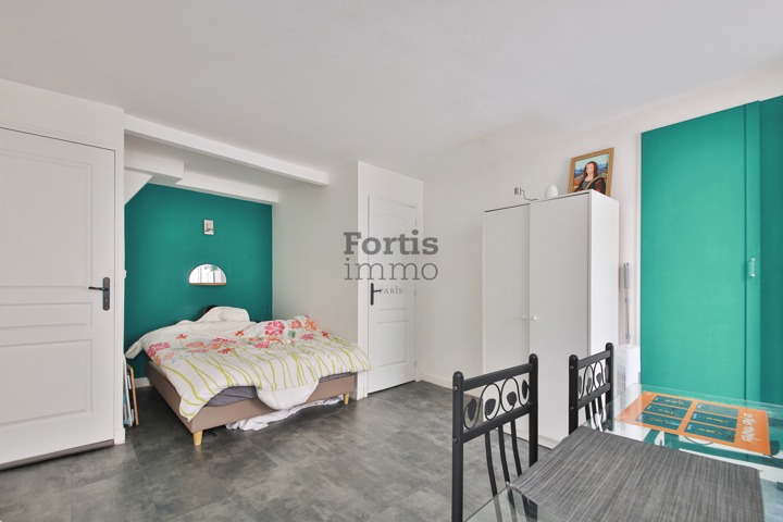 PARIS 10 – RUE CHAUDRON – STUDIO AU CALME