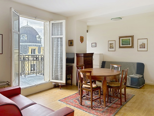 PARIS 9 – RICHELIEU DROUOT – 2 PIECES -TERRASSES -ASCENSEUR
