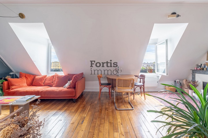 PARIS 10 – 2 PIÈCES, DERNIER ETAGE, VUE DÉGAGÉE PLEIN CIEL