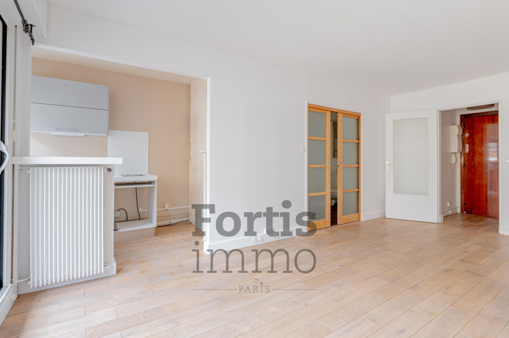 Studio 30.63 m² – métro Marcel Sembat