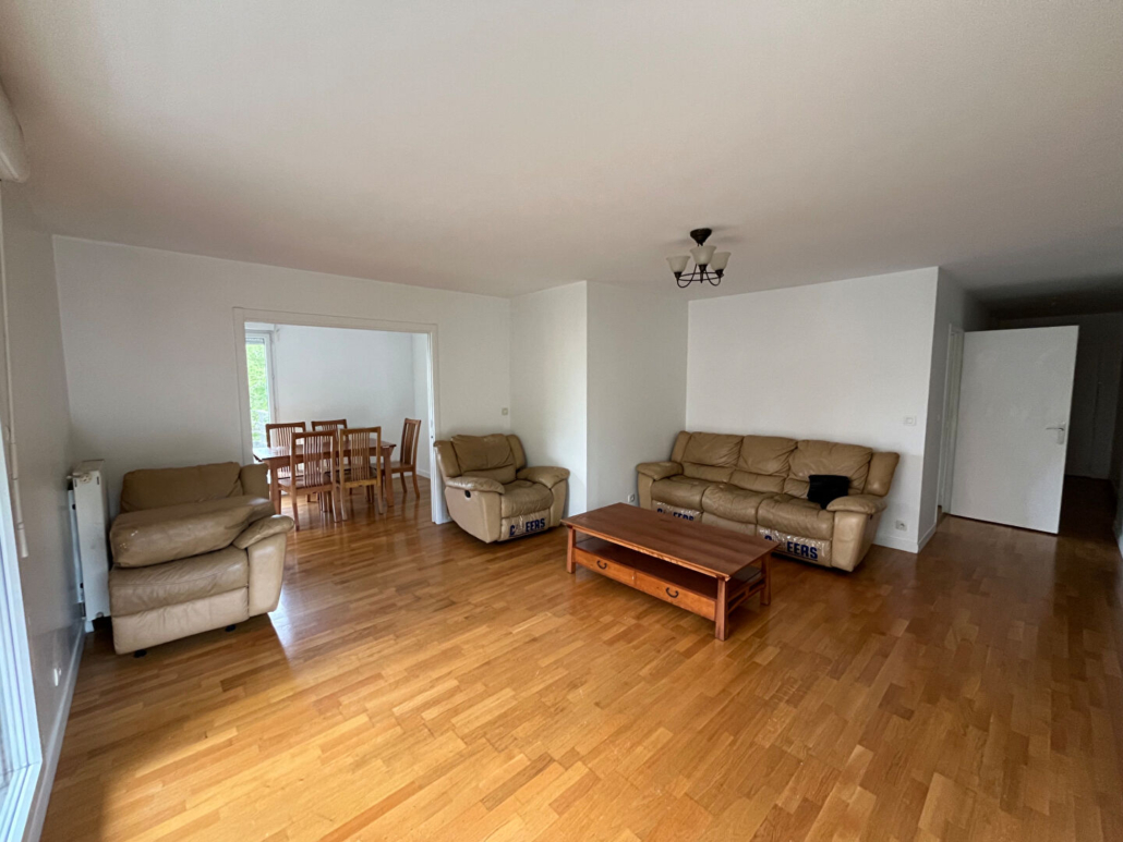 CRÉTEIL – Avenue du Nouveau Monde – Appartement familial de 5 pièces avec vue lac