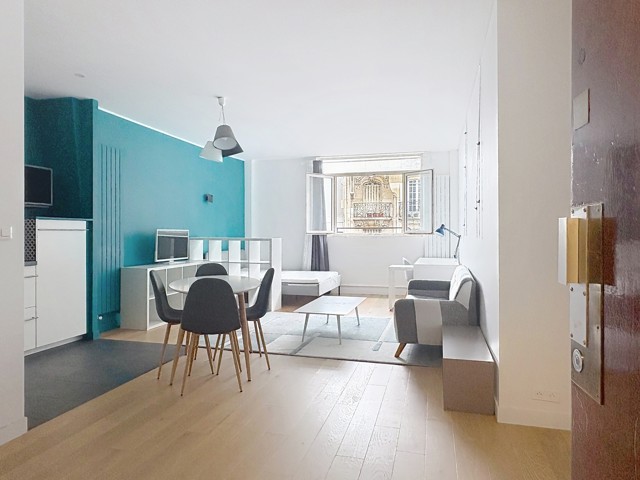PARIS 4 – RUE DU RENARD – GRAND STUDIO 4EME ETAGE ASCENSEUR