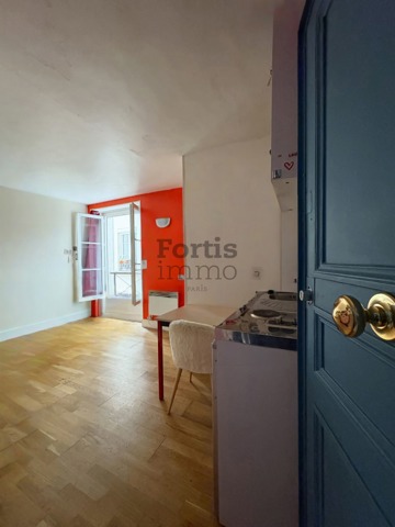PARIS 18 – MONTMARTRE – JOLI STUDIO DE 13,23 M² SUR COUR