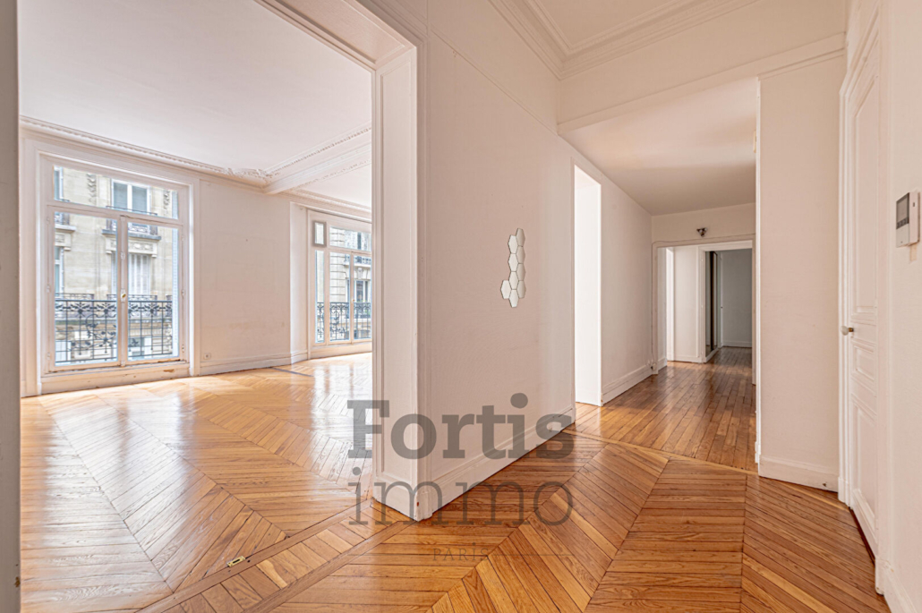 Paris 7 –  Boulevard des Invalides ? Élégant appartement familial de 154,67 m²