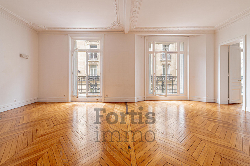 Paris 7 –  Boulevard des Invalides ? Élégant appartement familial de 154,67 m²