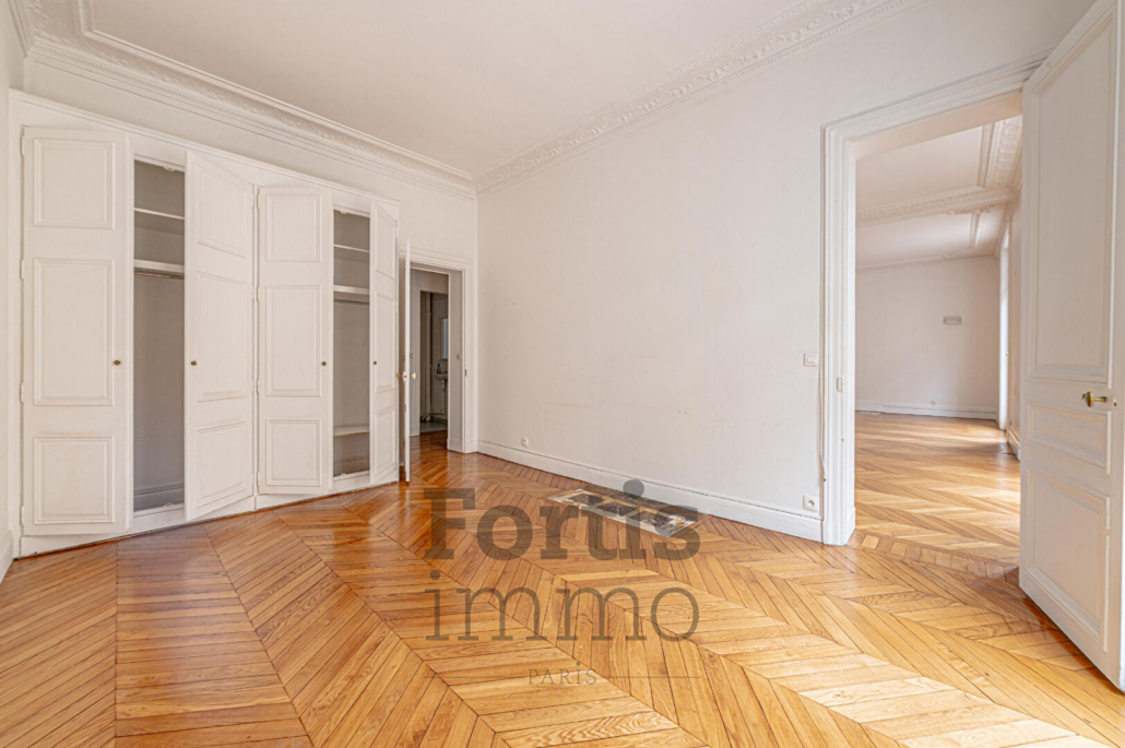 Paris 7 –  Boulevard des Invalides ? Élégant appartement familial de 154,67 m²