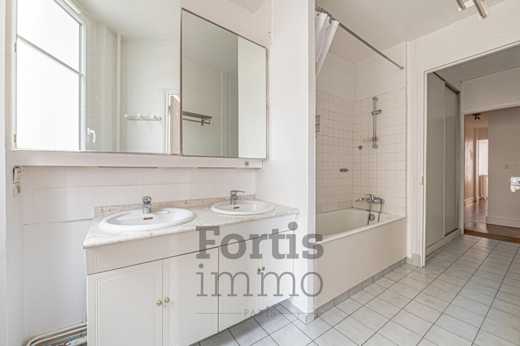 Paris 7 –  Boulevard des Invalides ? Élégant appartement familial de 154,67 m²