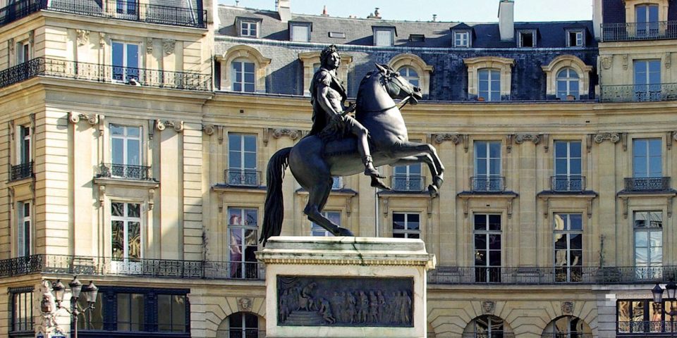PARIS 2 – 2/3 PIECES – PLACE DES VICTOIRES