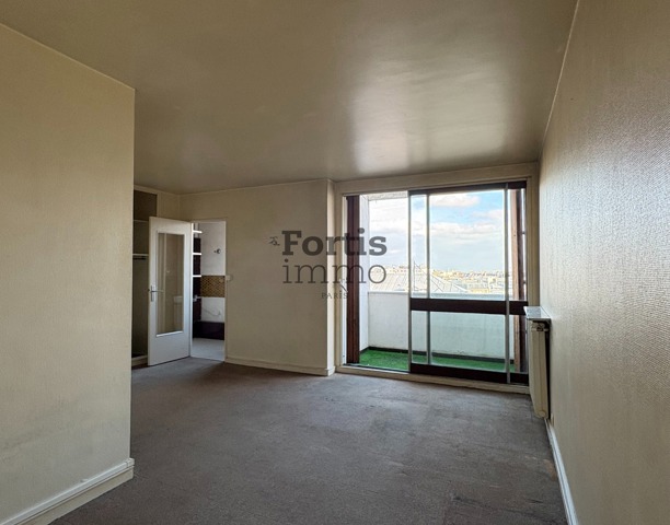 PARIS 16 – TROCADERO – STUDIO, DERNIER ETAGE VUE PLEIN CIEL