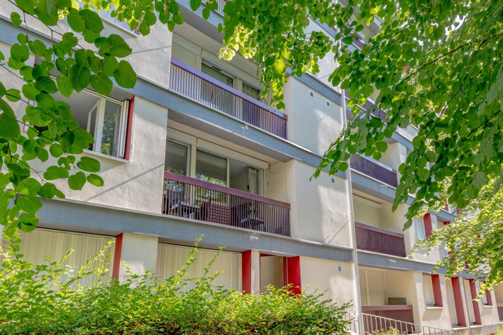SAINT-DENIS – APPARTEMENT RÉNOVÉ AVEC BALCON PLEIN SUD