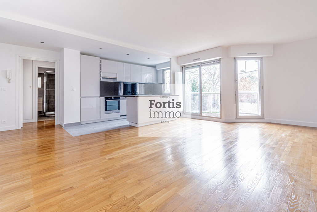 Appartement Paris 4 pièce(s) 84.55 m2