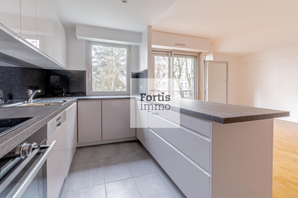 Appartement Paris 4 pièce(s) 84.55 m2
