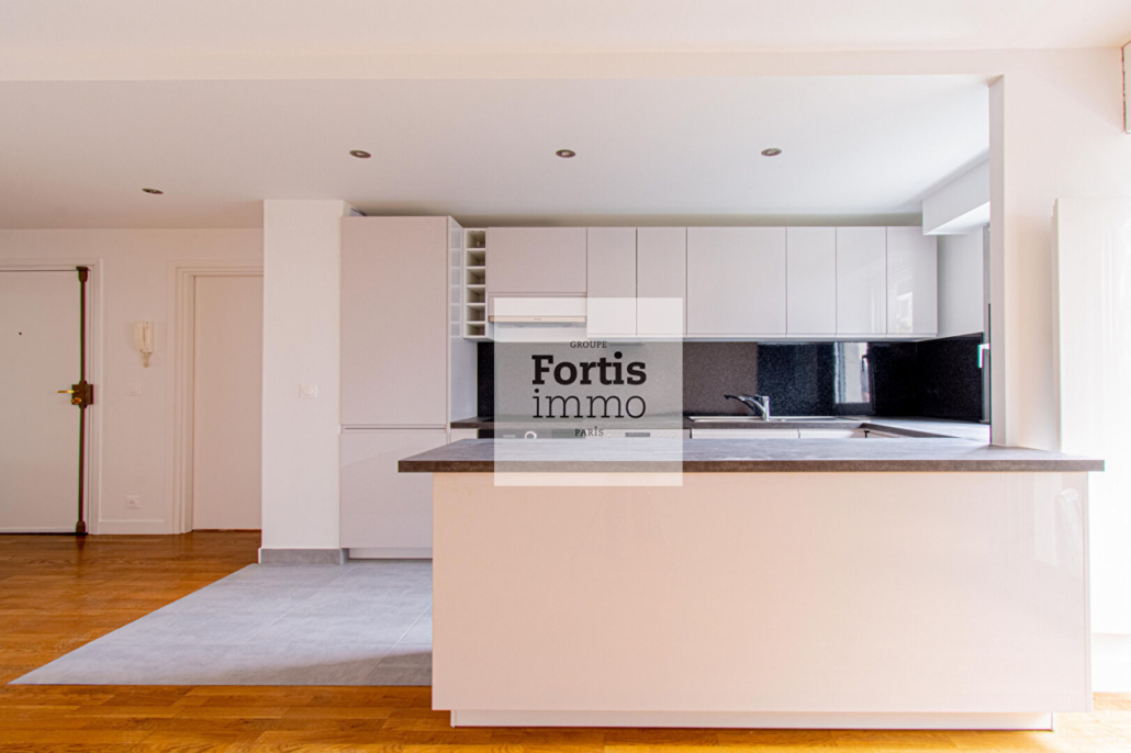 Appartement Paris 4 pièce(s) 84.55 m2