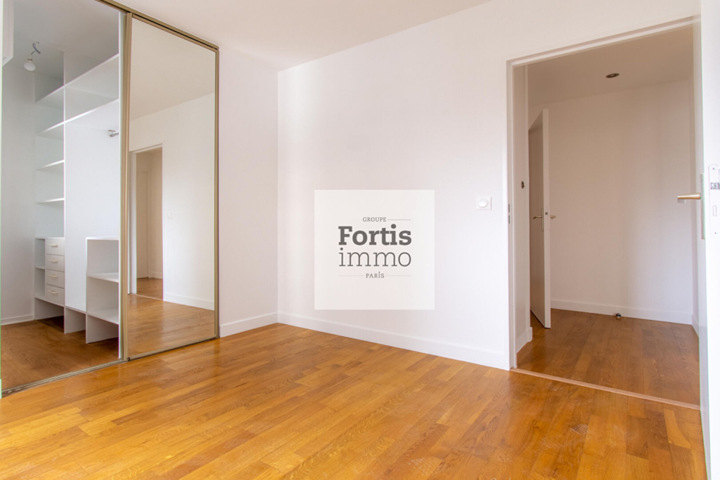 Appartement Paris 4 pièce(s) 84.55 m2