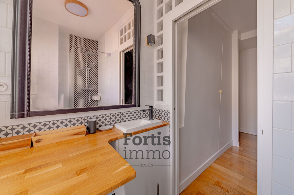 Appartement Paris 2 pièce(s) 57.72 m2