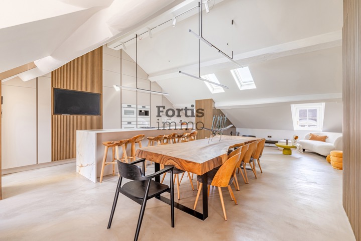 PARIS 3 – TRIPLEX AVEC TERRASSE – SECTEUR MARAIS