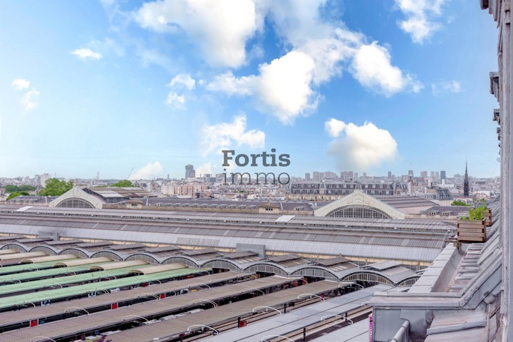 PARIS 10 – 2 PIÈCES, DERNIER ETAGE, VUE DÉGAGÉE PLEIN CIEL