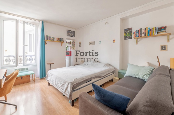 PARIS 2 – STUDIO EN TRES BON ETAT AU CALME – ASCENSEUR