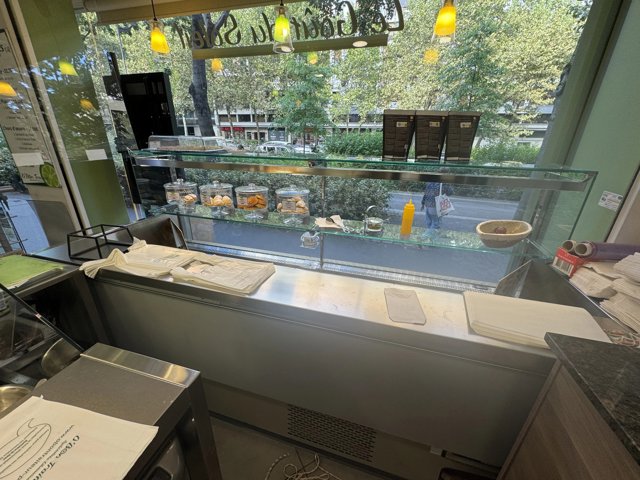 PARIS 12  – FONDS DE COMMERCE  TRAITEUR – EMPLACEMENT RECHERCHÉ – 46 M²